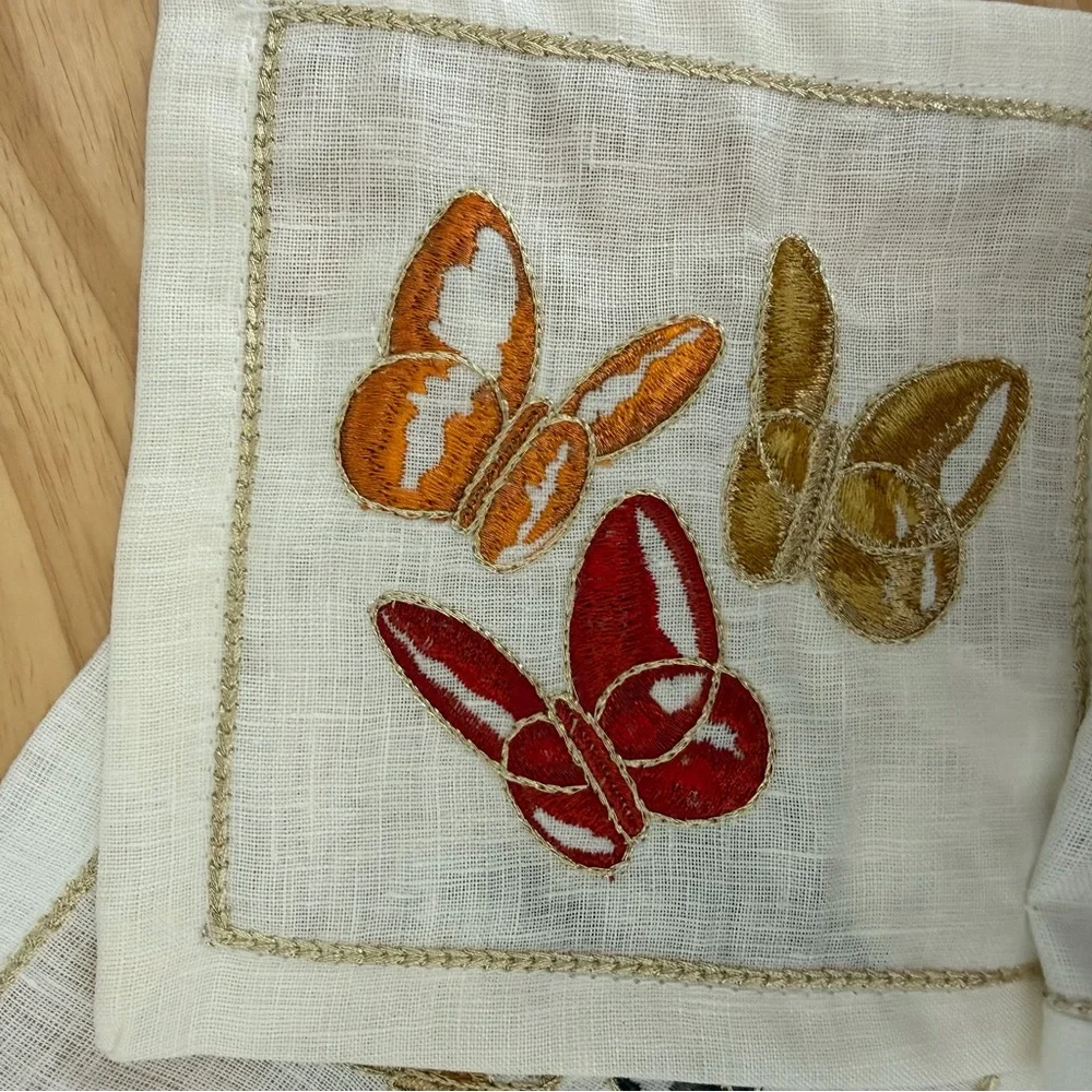 Kim Seybert White Cocktail Napkins with Multicolor Embroidered Butterflies - Picture 6 of 12